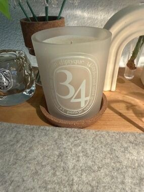 diptyque 34 Frosted White Glass Scented Candle